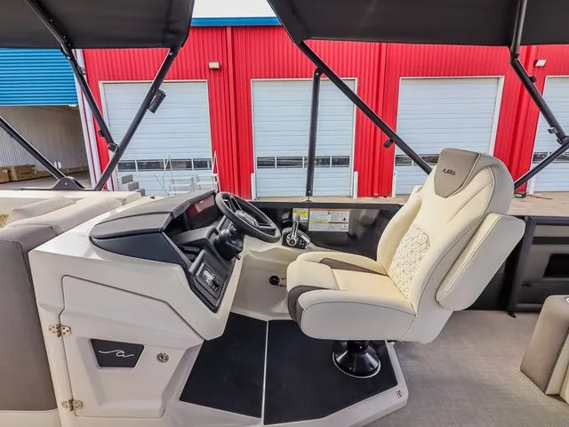 Slide: The Image of Alera M 25L 2026 - 16