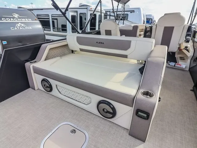 Slide: The Image of Alera M 25L 2026 - 20