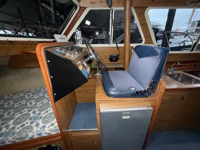 Slide: The Image of Tollycraft 26 Sedan 1977 - 17