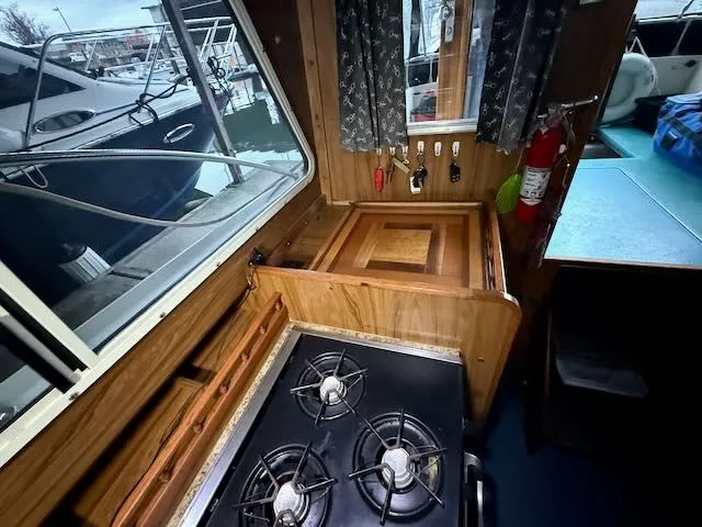 Slide: The Image of Tollycraft 26 Sedan 1977 - 7