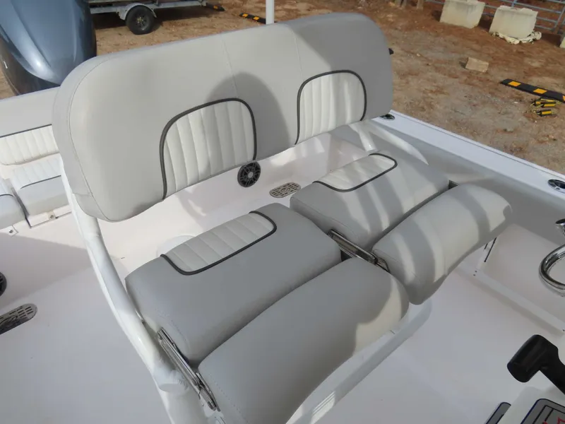 Slide: The Image of Sea Fox 248 Commander 2023 - 17