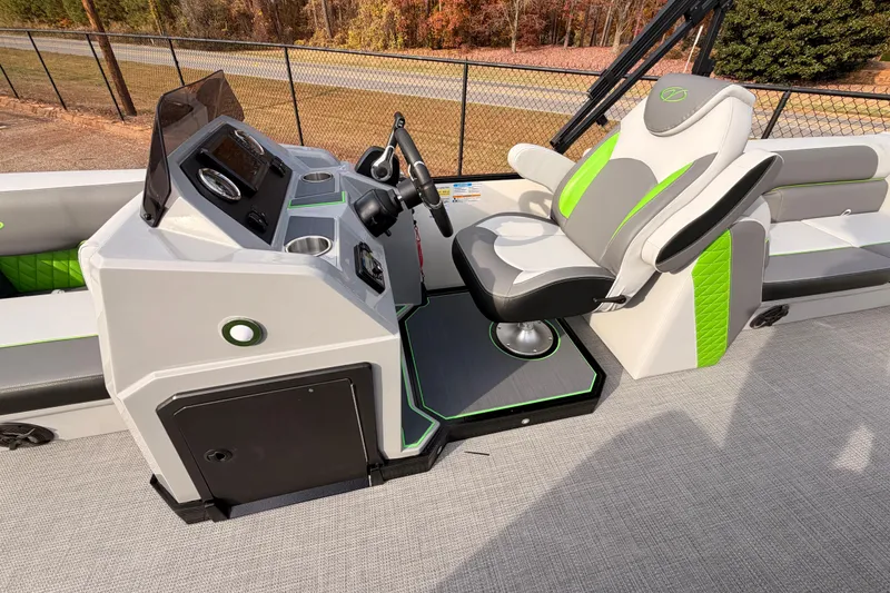 Slide: The Image of 2026 Veranda Vista Sport VS25RC boat interior with modern helm and stylish seating. - 20