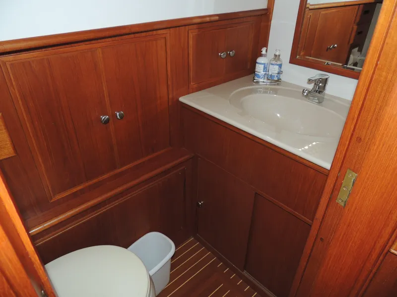 Slide: The Image of Grand Banks 42 Classic 2002 - 55