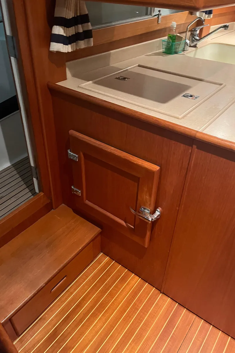 Slide: The Image of Grand Banks 42 Classic 2002 - 86