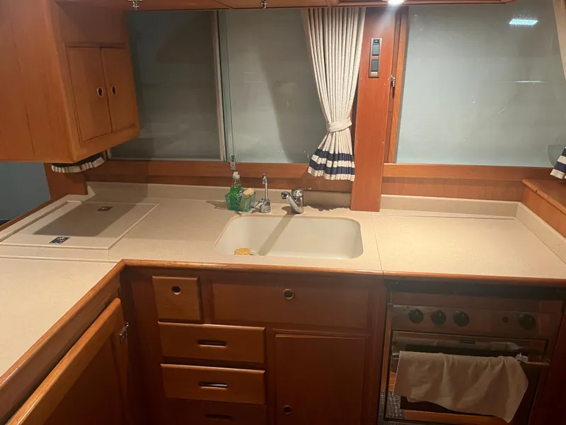 Slide: The Image of Grand Banks 42 Classic 2002 - 99