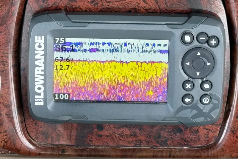 Slide: The Image of Lowrance fish finder display on 2007 South Bay 925CR TT I/O boat dashboard. - 26