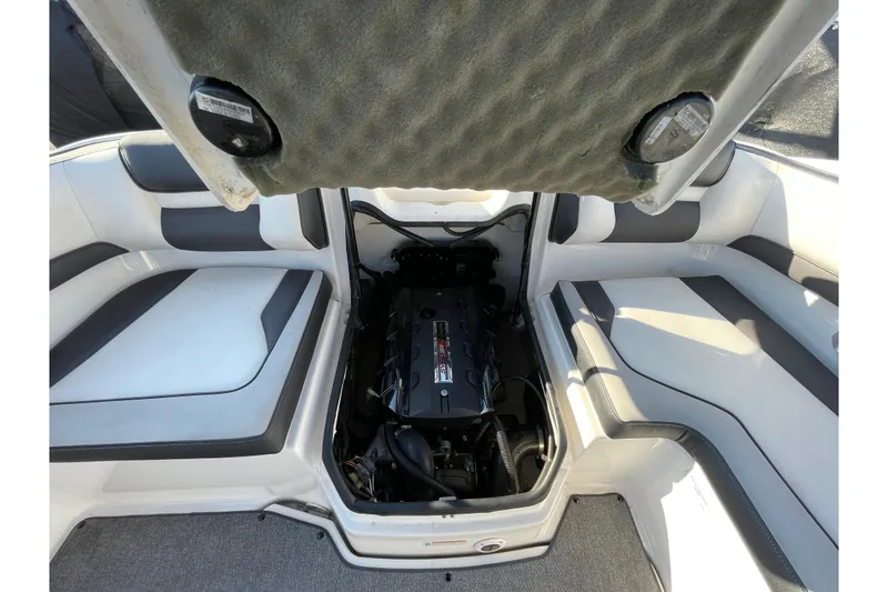 Slide: The Image of Interior storage compartment of a 2019 Yamaha Boats SX195. - 47