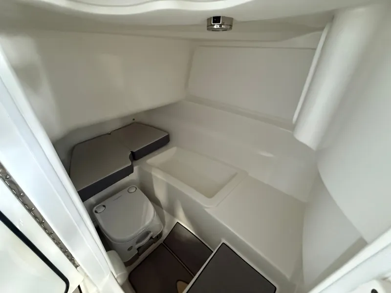 Slide: The Image of Sea Ray SDX 230 Outboard 2026 - 14