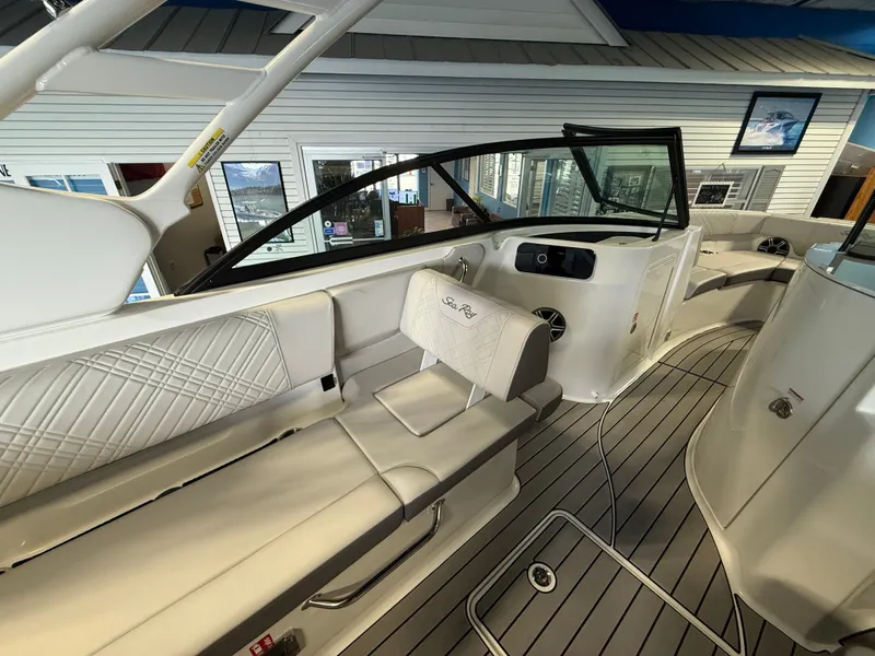 Slide: The Image of Sea Ray SDX 230 Outboard 2026 - 15