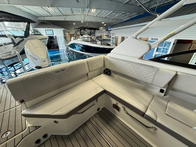Slide: The Image of Sea Ray SDX 230 Outboard 2026 - 17