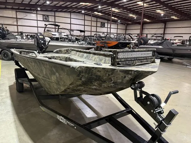 Slide: The Image of Excel 1651 River Warrior W/Tohatsu 60 2026 - 3