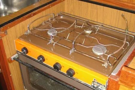 Slide: The Image of Stove on Hallberg-Rassy Rasmus 35 sailboat, year 1974. - 20