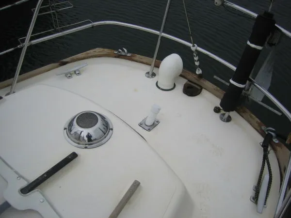 Slide: The Image of Deck of a 1974 Hallberg-Rassy Rasmus 35 sailboat. - 5