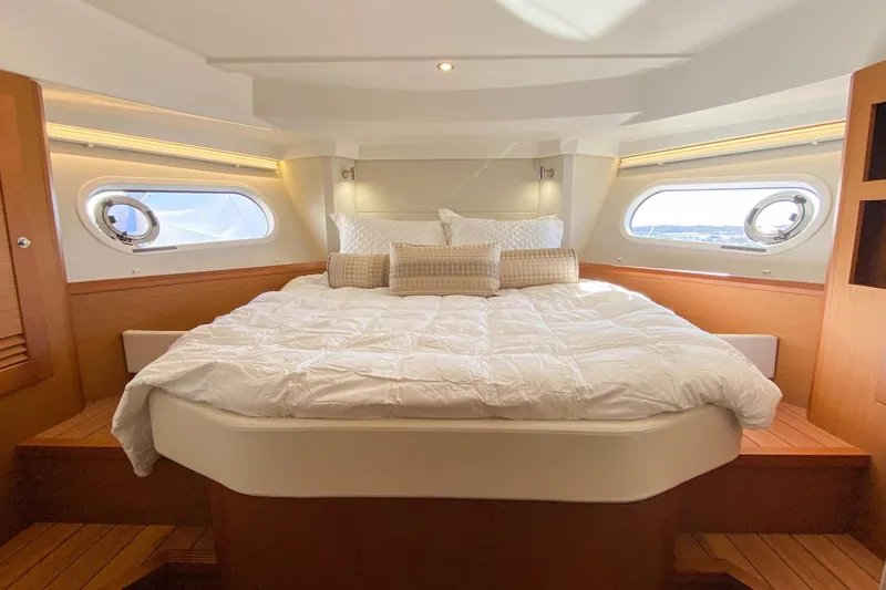 Slide: The Image of Main Cabin - 14