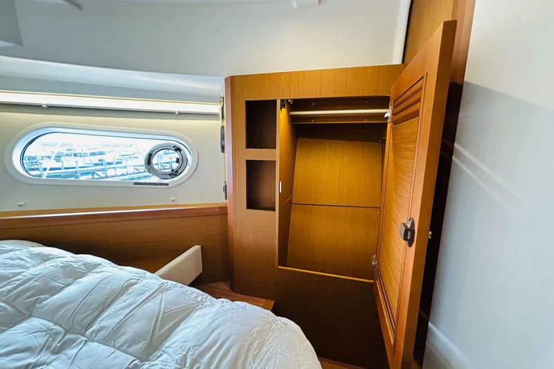 Slide: The Image of Starboard side hanging locker of main cabin - 15
