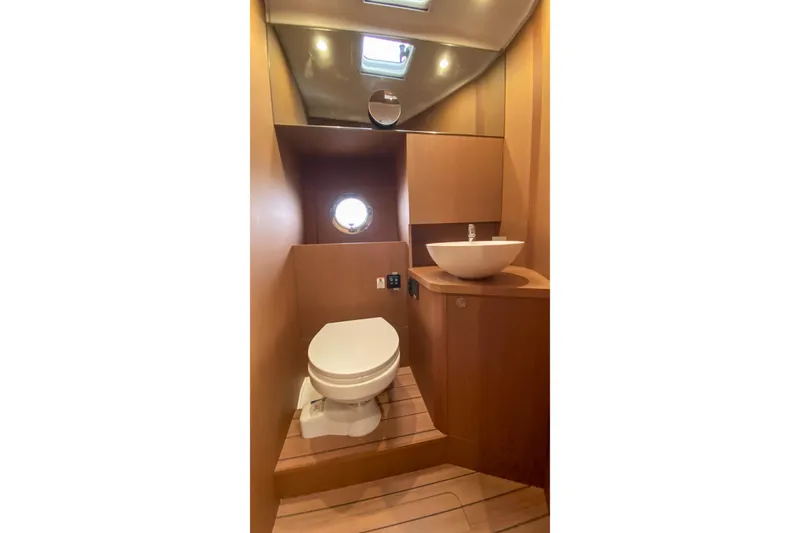 Slide: The Image of En Suite Head - 17