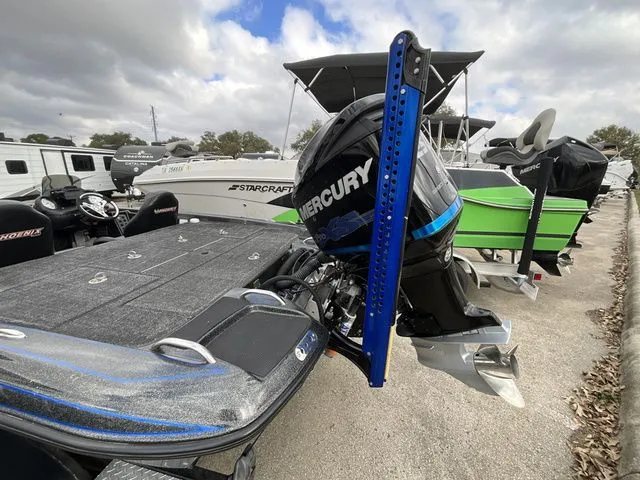 Slide: The Image of Phoenix Bass Boat 920 PRO 2015 - 10