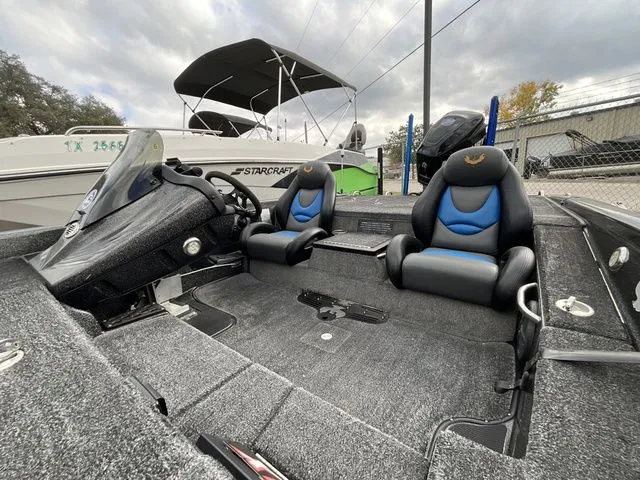 Slide: The Image of Phoenix Bass Boat 920 PRO 2015 - 13