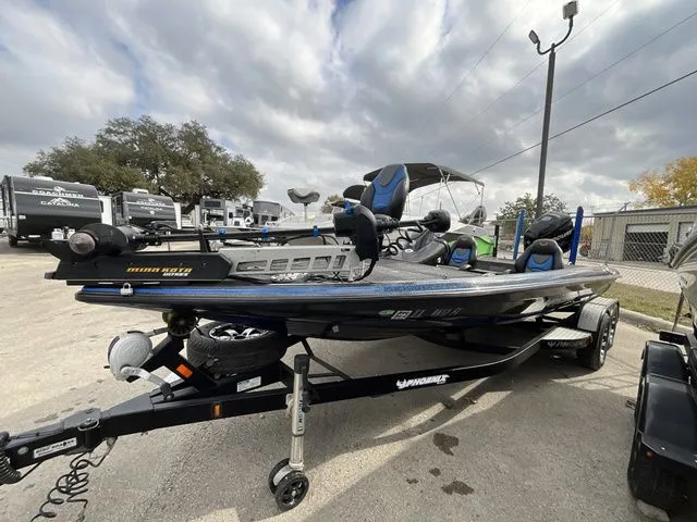 Slide: The Image of Phoenix Bass Boat 920 PRO 2015 - 15
