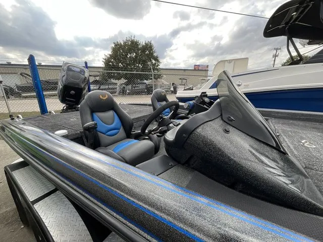 Slide: The Image of Phoenix Bass Boat 920 PRO 2015 - 3