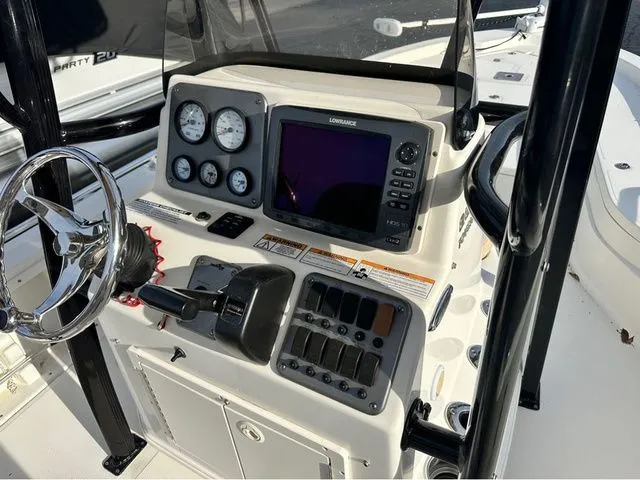 Slide: The Image of NauticStar NauticBay Boat 2200 Tournament 2013 - 3