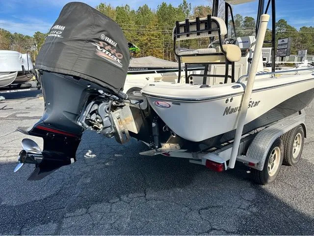 Slide: The Image of NauticStar NauticBay Boat 2200 Tournament 2013 - 5