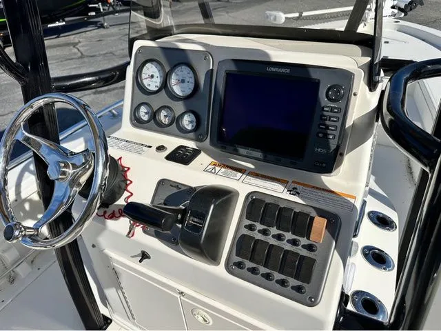 Slide: The Image of NauticStar NauticBay Boat 2200 Tournament 2013 - 8