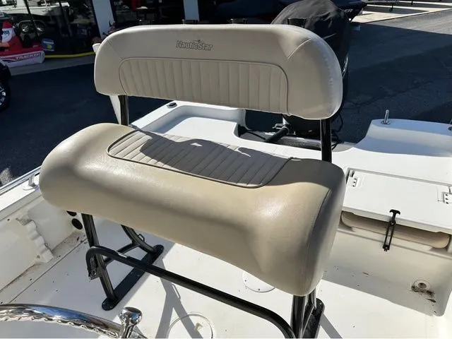 Slide: The Image of NauticStar NauticBay Boat 2200 Tournament 2013 - 9