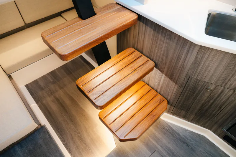 Slide: The Image of Sea Ray Sundancer 370 Outboard 2023 - 14