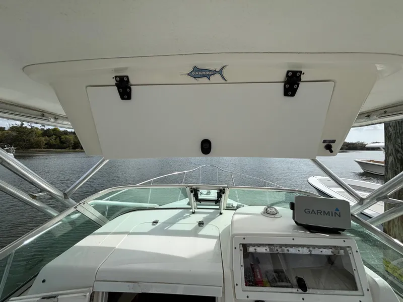 Slide: The Image of Cobia 230 Walkaround 1997 - 19