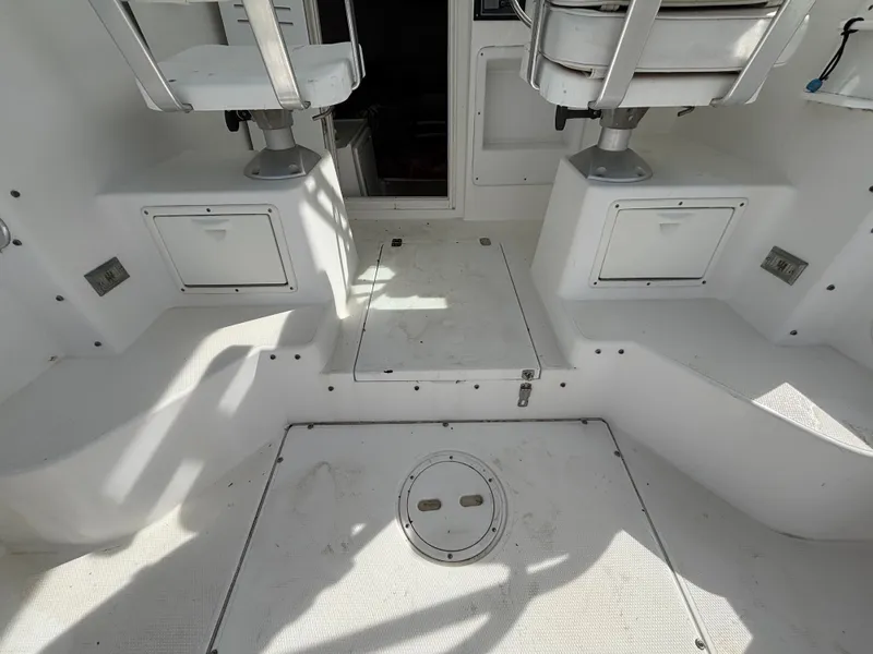 Slide: The Image of Cobia 230 Walkaround 1997 - 31