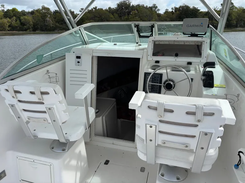 Slide: The Image of Cobia 230 Walkaround 1997 - 9