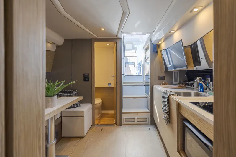 Slide: The Image of Azimut Verve 40 2018 - 30