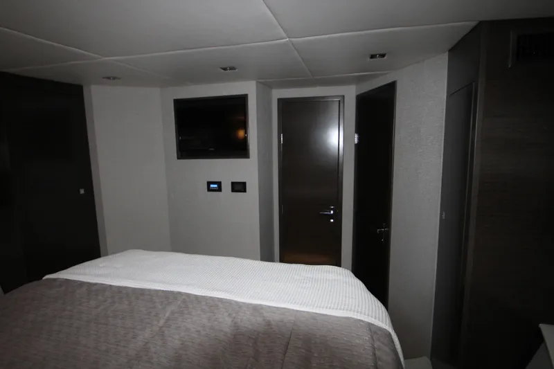 Slide: The Image of Interior cabin of 2019 Cruisers Yachts 42 Cantius with modern design and TV. - 17