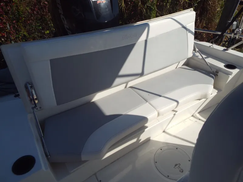 Slide: The Image of Boston Whaler 210 Dautless 2016 - 7