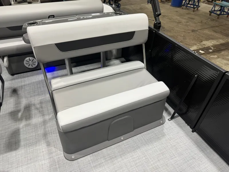 Slide: The Image of Princecraft Vectra 23 RL 2026 - 10