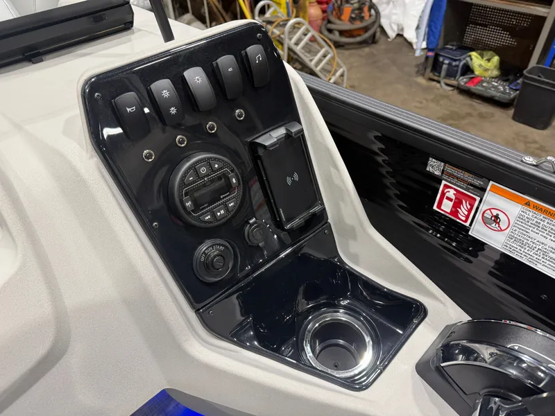 Slide: The Image of Princecraft Vectra 23 RL 2026 - 15