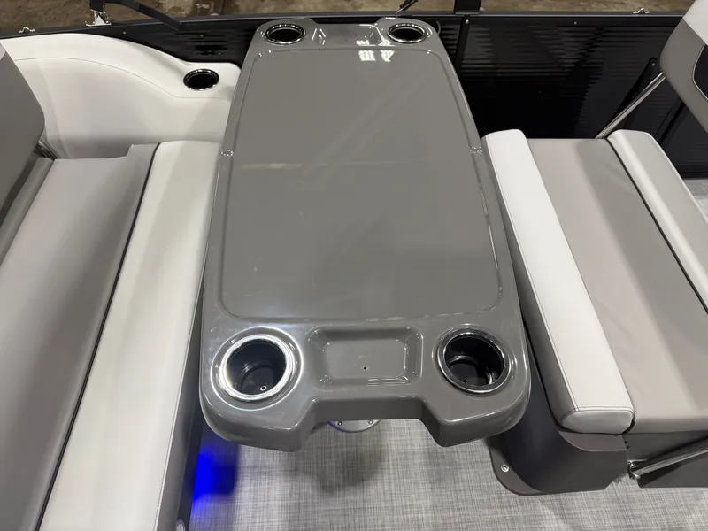 Slide: The Image of Princecraft Vectra 23 RL 2026 - 23