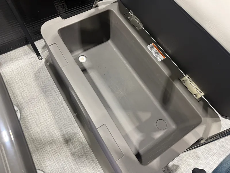 Slide: The Image of Princecraft Vectra 23 RL 2026 - 24