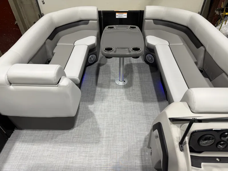 Slide: The Image of Princecraft Vectra 23 RL 2026 - 25