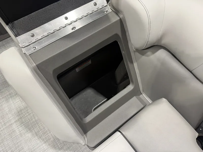 Slide: The Image of Princecraft Vectra 23 RL 2026 - 27