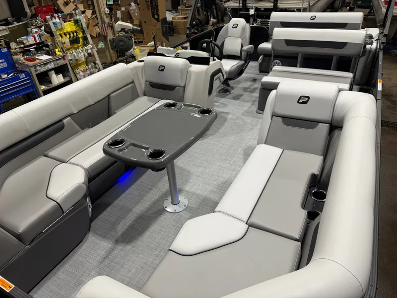 Slide: The Image of Princecraft Vectra 23 RL 2026 - 29