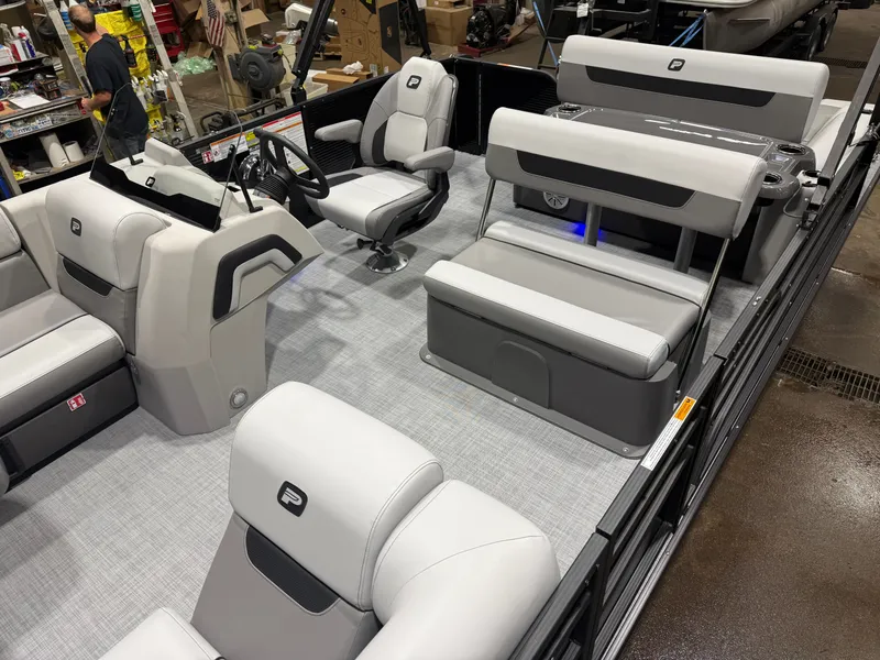 Slide: The Image of Princecraft Vectra 23 RL 2026 - 3