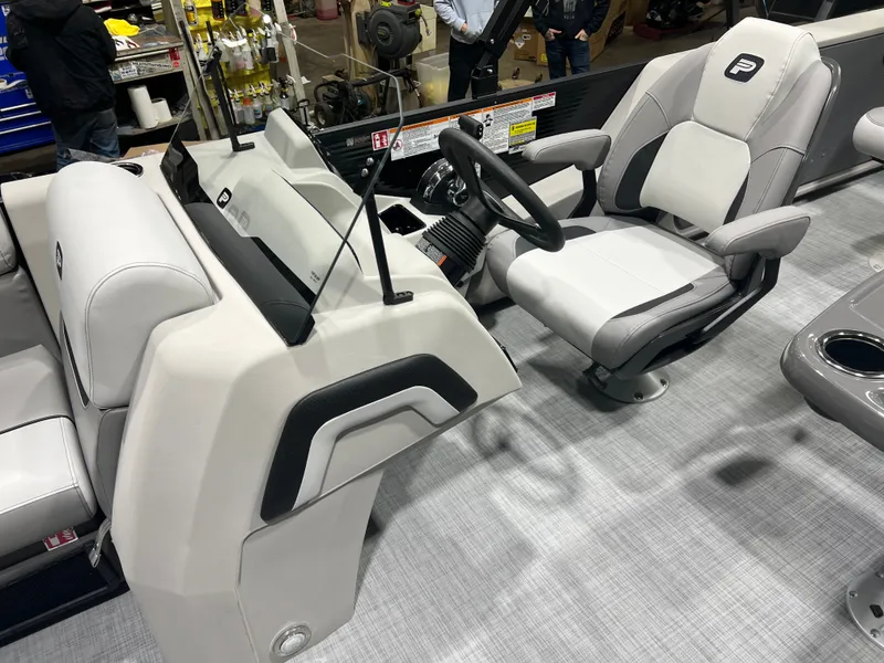 Slide: The Image of Princecraft Sportfisher 21-4S 2026 - 10