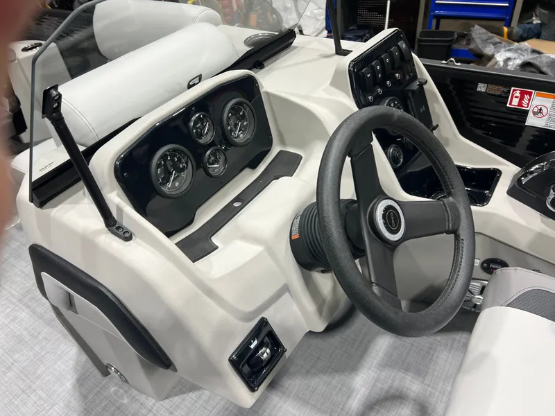 Slide: The Image of Princecraft Sportfisher 21-4S 2026 - 12