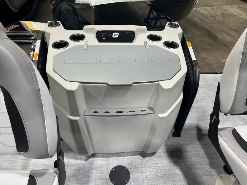 Slide: The Image of Princecraft Sportfisher 21-4S 2026 - 17