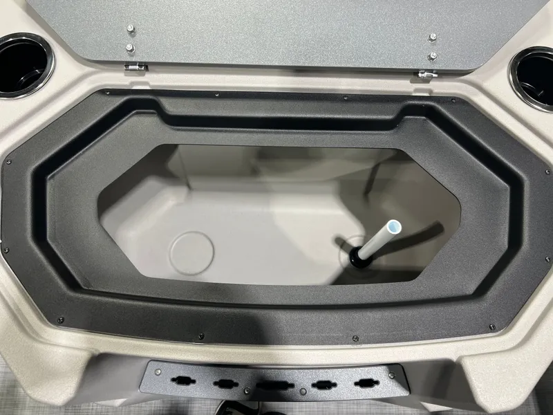 Slide: The Image of Princecraft Sportfisher 21-4S 2026 - 18