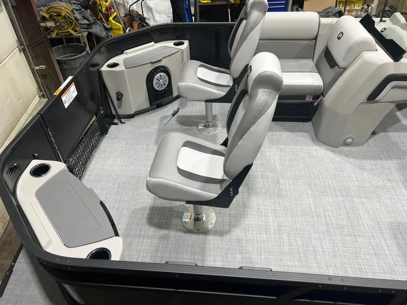 Slide: The Image of Princecraft Sportfisher 21-4S 2026 - 2