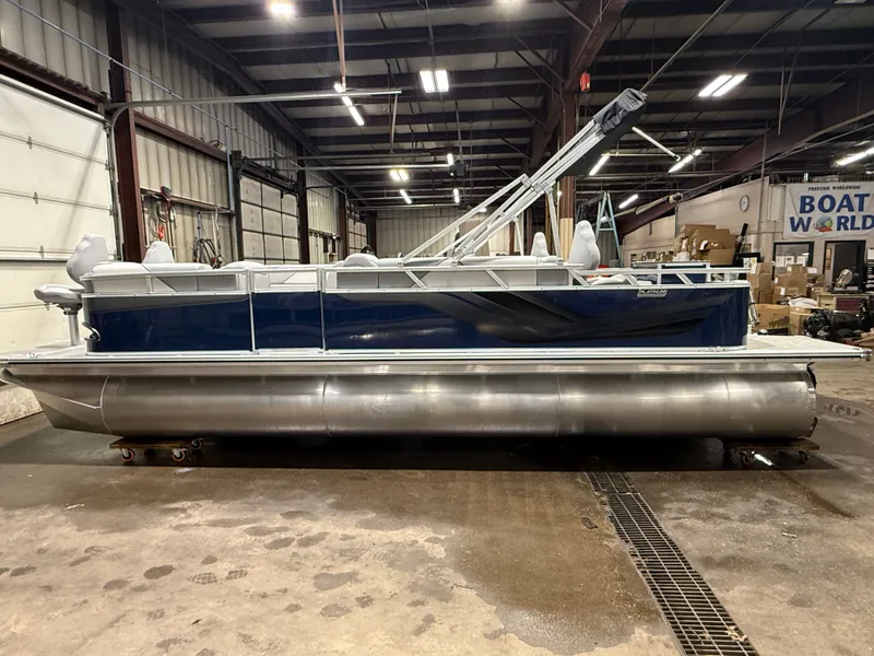 Slide: The Image of Tahoe Sport 23E80 Fish & Cruise Pontoon & Honda 4-Stroke EFI 2026 - 47