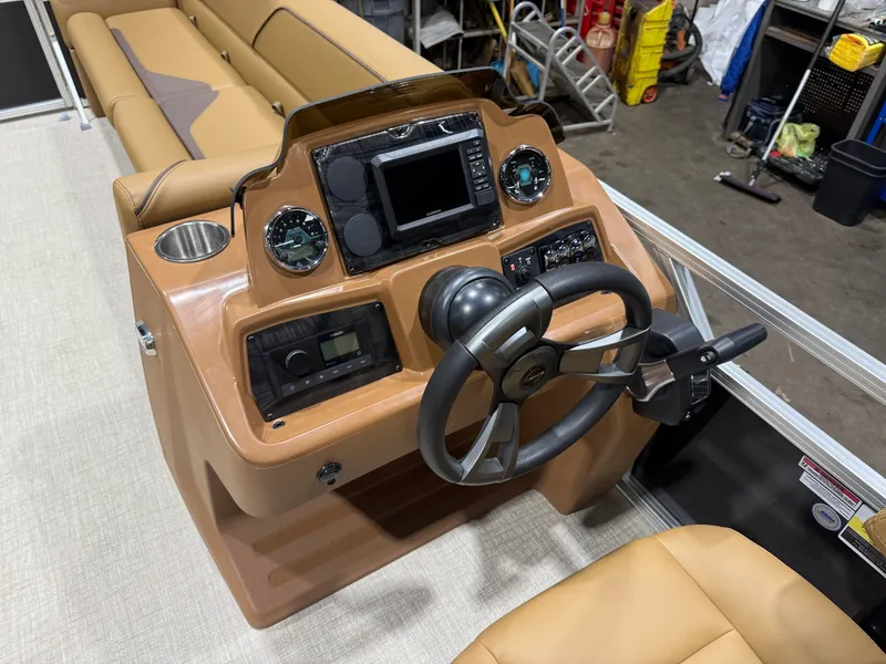 Slide: The Image of Tahoe Sport 2380 Cruise Rear Bench (CRB) & Honda 4-Stroke EFI 2026 - 11